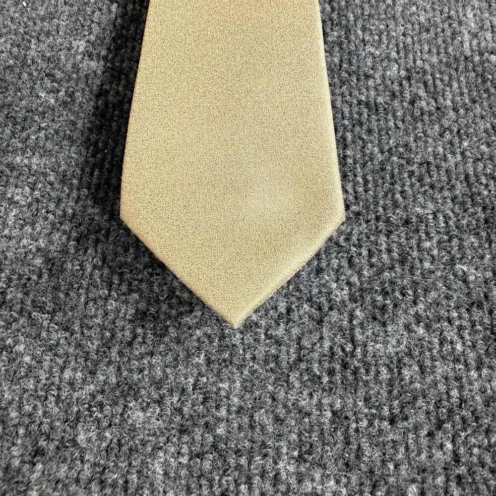 Express Solid Champagne/Gold Necktie — Men's Classic